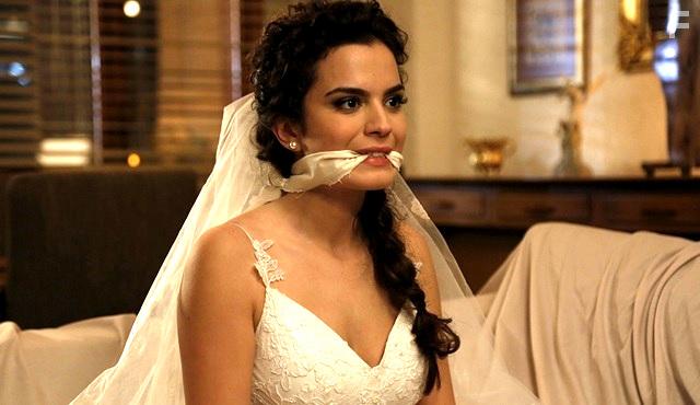 Asli Bekiroglu in Glmse Yeter: Episode #1.24 (2016)