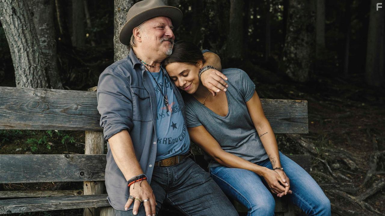 Axel Prahl and Vanessa Mai in Nur mit Dir zusammen (2020)