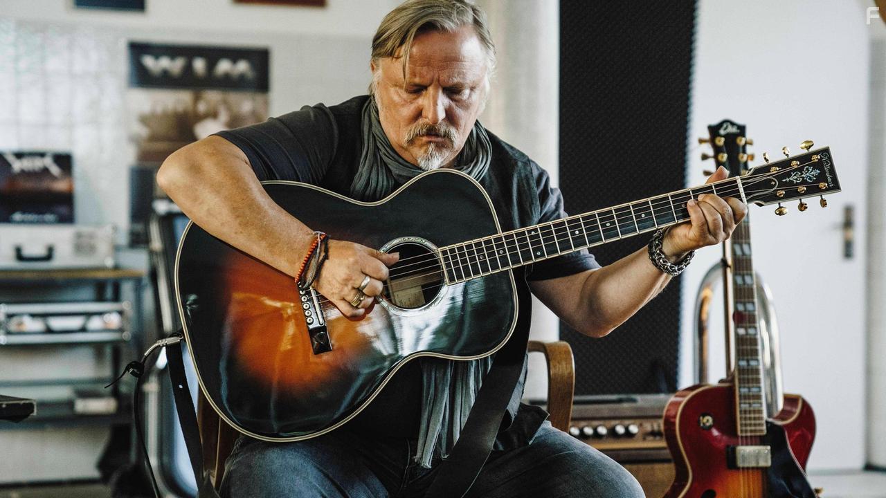 Axel Prahl in Nur mit Dir zusammen (2020)