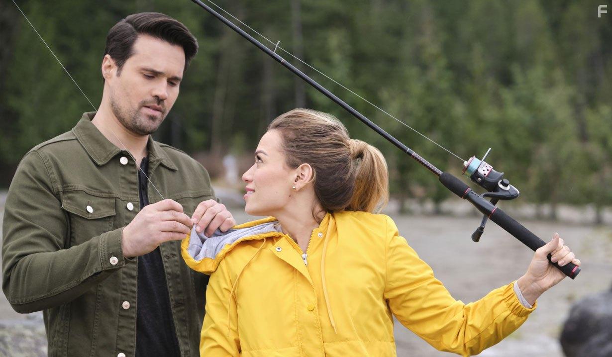 Bethany Joy Lenz and Brett Dalton in Just My Type (2020)