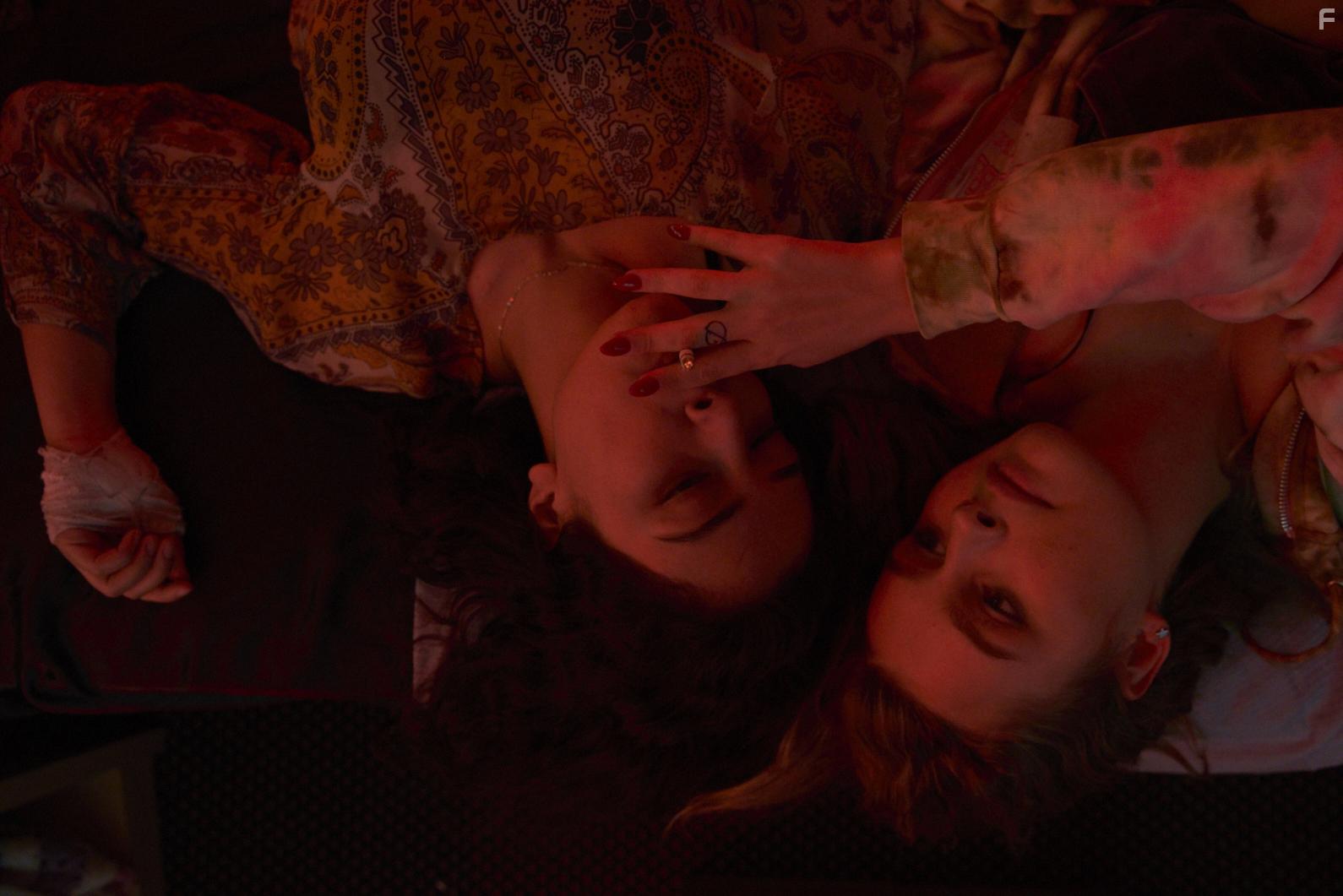 Cynthia Nixon, Samrat Chakrabarti, Olivia DeJonge, Geetanjali Thapa, and Robert Aramayo in Stray Dolls (2019)