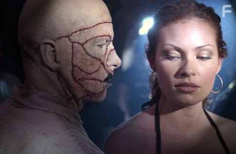 Ona Grauer and David Palffy in Дом мёртвых (2003)