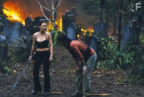 Ona Grauer and Jonathan Cherry in Дом мёртвых (2003)