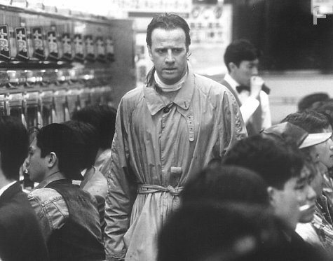 Christopher Lambert in Преследуемый (1995)