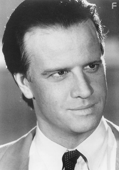 Christopher Lambert in Преследуемый (1995)
