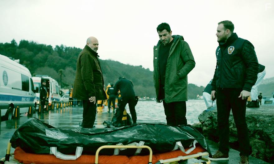 Orun Oran, Kenan Imirzalioglu, and Ahmet Mmtaz Taylan in Alef (2020)