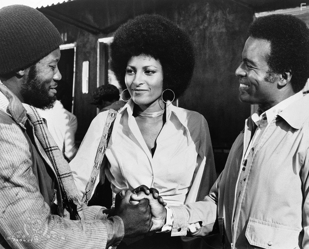 Pam Grier and Terry Carter in Фокси Браун (1974)
