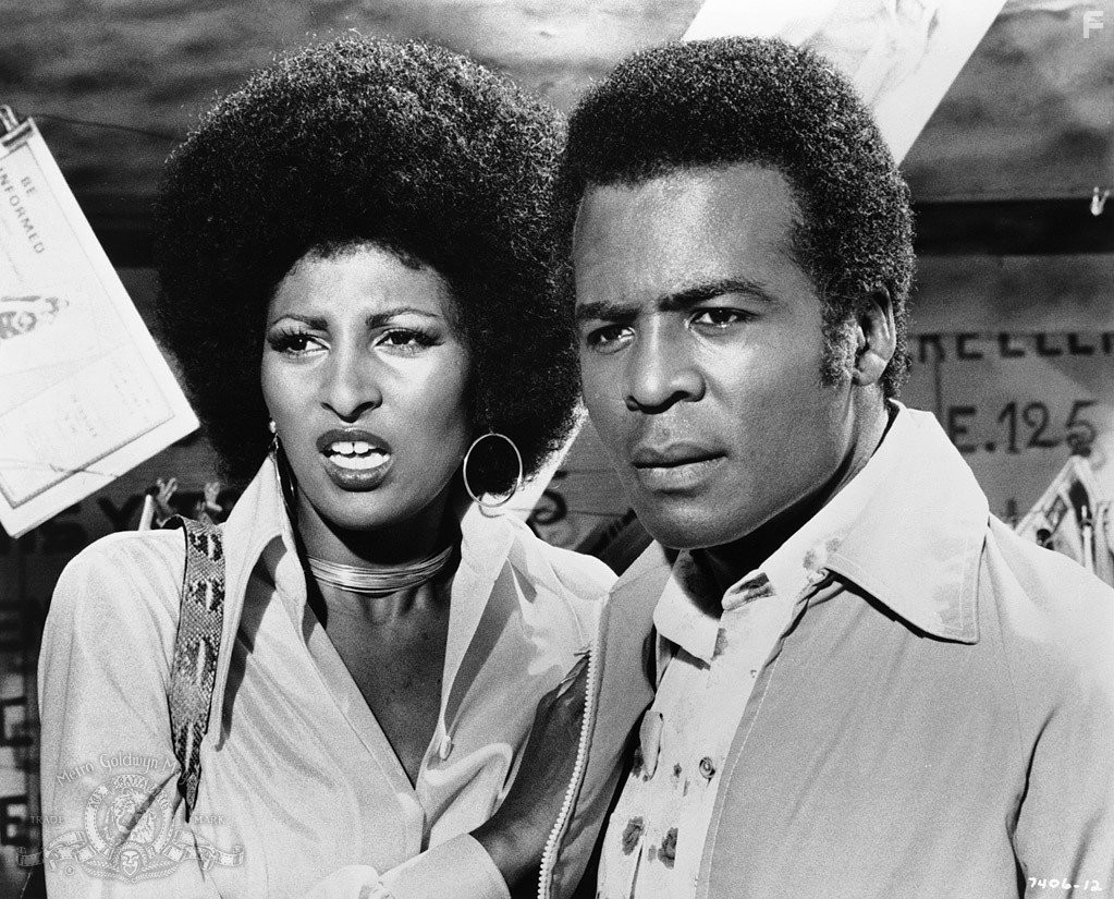 Pam Grier and Terry Carter in Фокси Браун (1974)