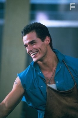 Antonio Sab?to Jr. stars as Vince