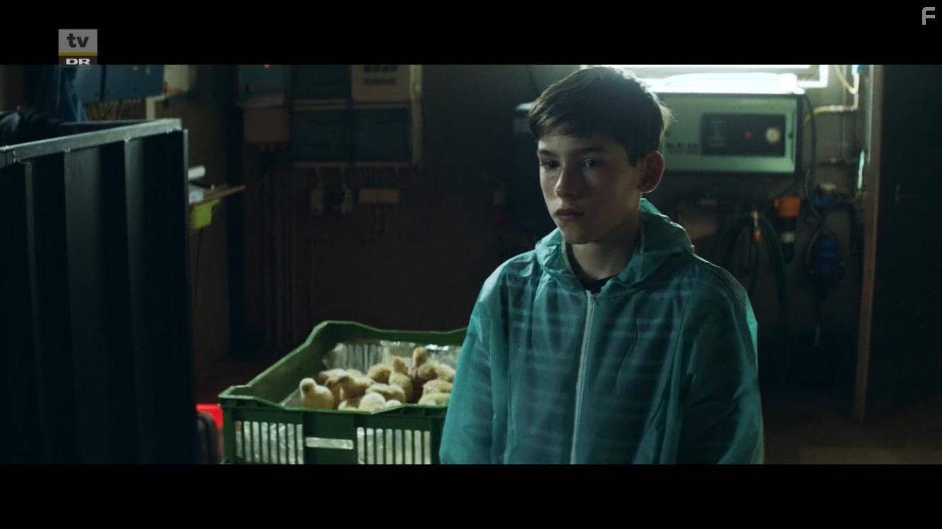 Victor Skov Dahl Christiansen in Fred til lands (2019)