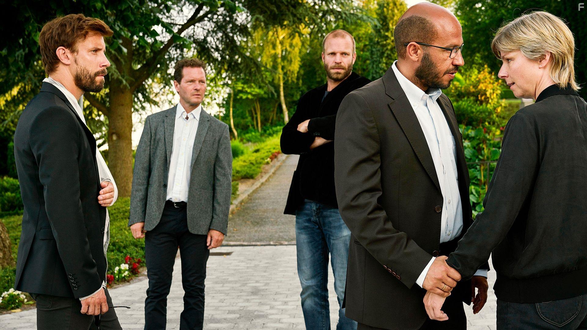 Claus Riis stergaard, Lene Maria Christensen, Dar Salim, Mads Rmer, and Anders Juul in Fred til lands (2019)