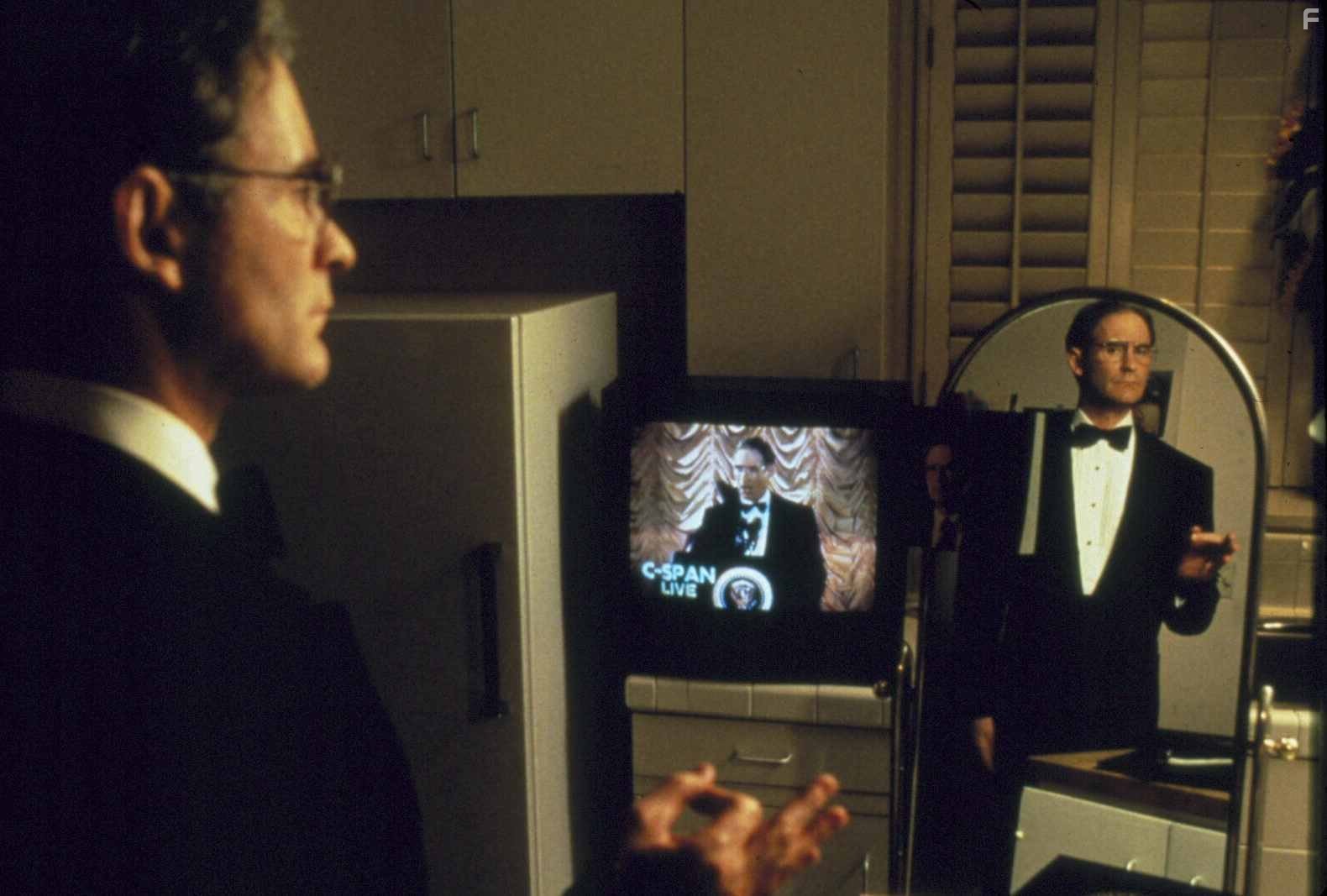 Kevin Kline in Дейв (1993)