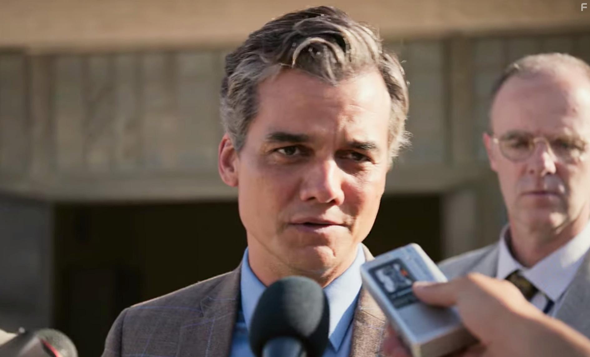 Wagner Moura and Bran F. O'Byrne in Sergio (2020)