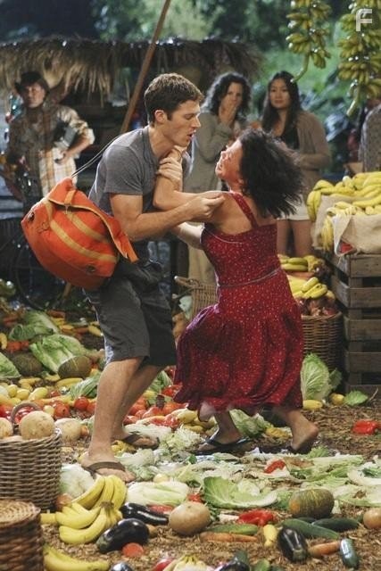 Justina Machado and Zach Gilford in Без координат (2011)