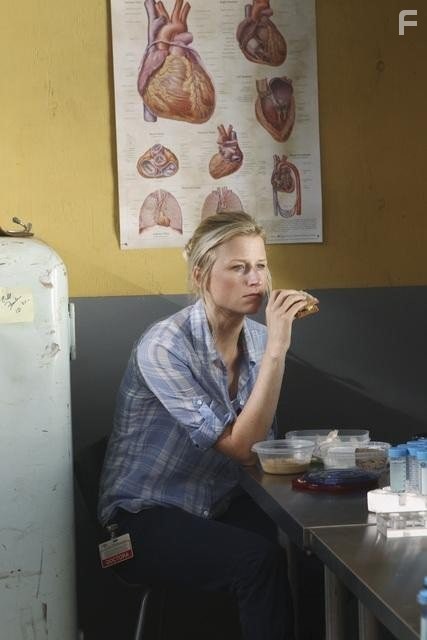 Mamie Gummer in Без координат (2011)