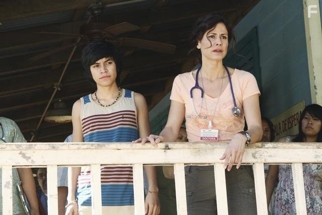 Valerie Cruz and Jonathan Castellanos in Без координат (2011)