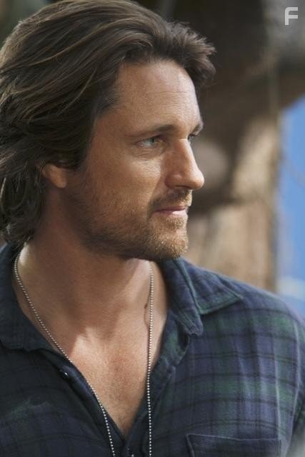 Martin Henderson in Без координат (2011)