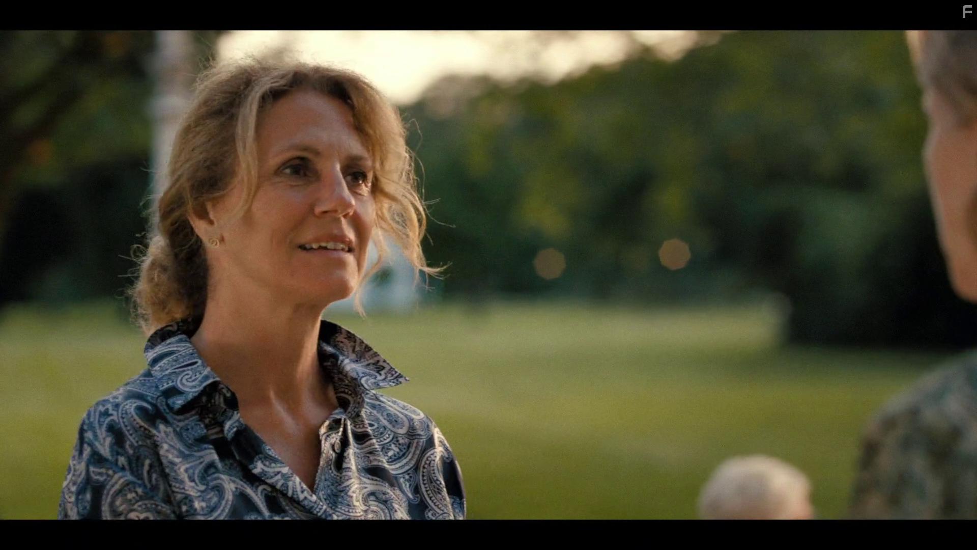 Charlotte Sieling in Happy Ending (2018)