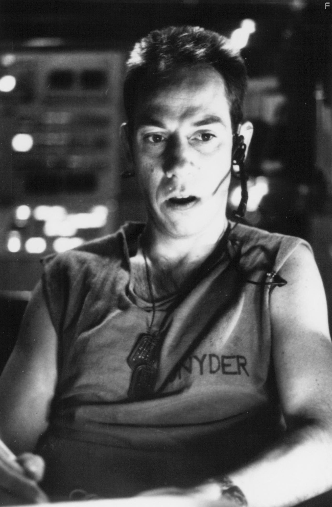 Miguel Ferrer in Глубоководная звезда шесть (1989)