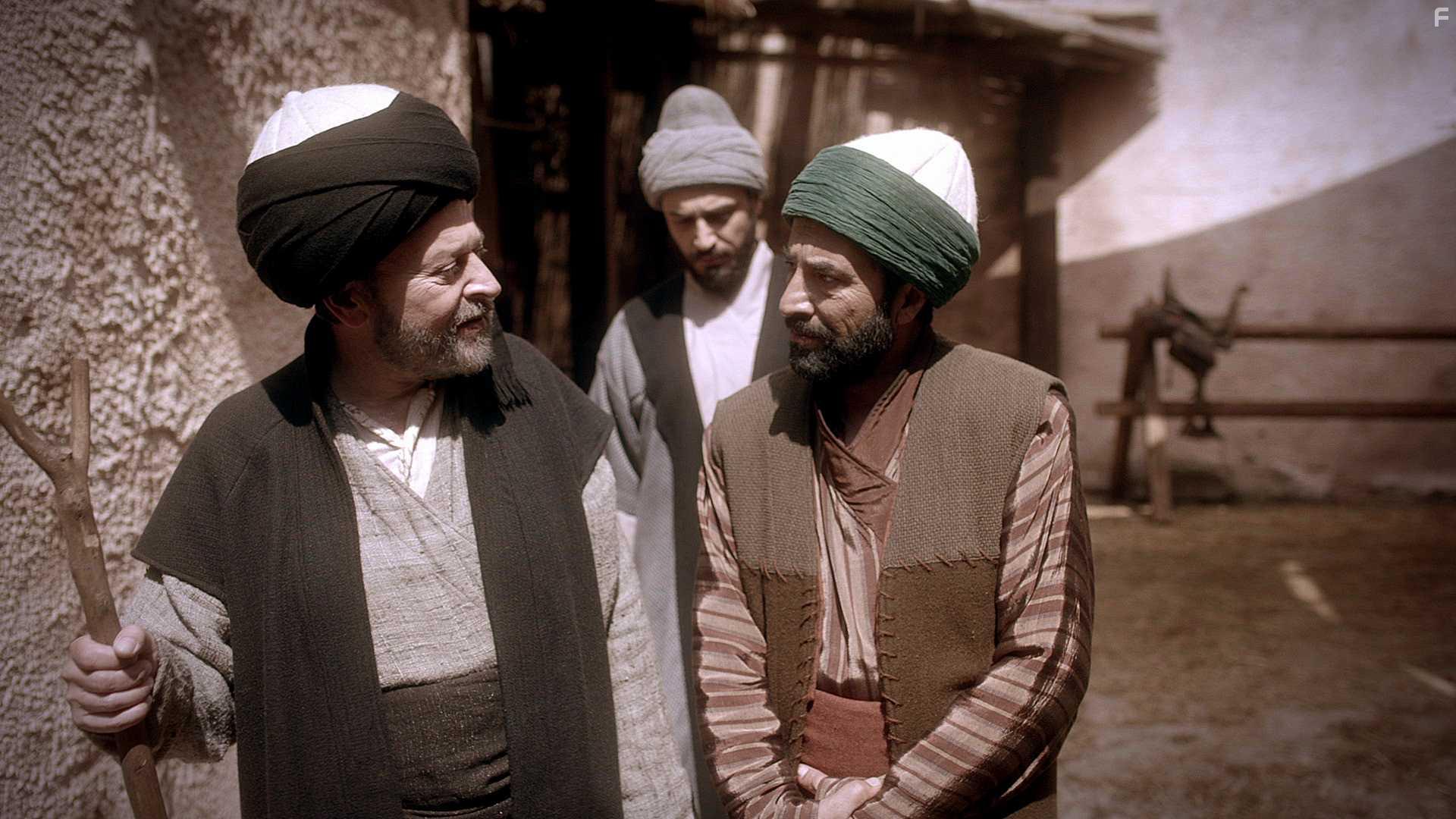 Mehmet epi and Payidar Tfekioglu in Yunus Emre (2015)