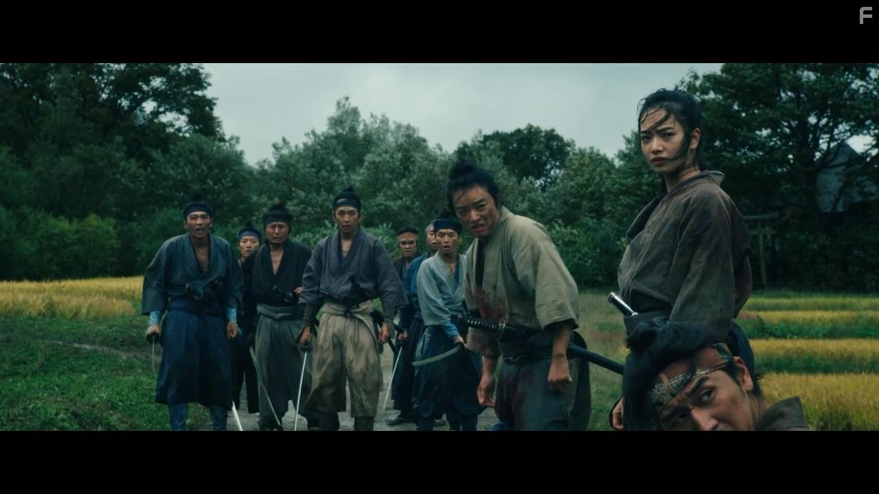 Shta Sometani and Nana Komatsu in Samurai marason (2019)