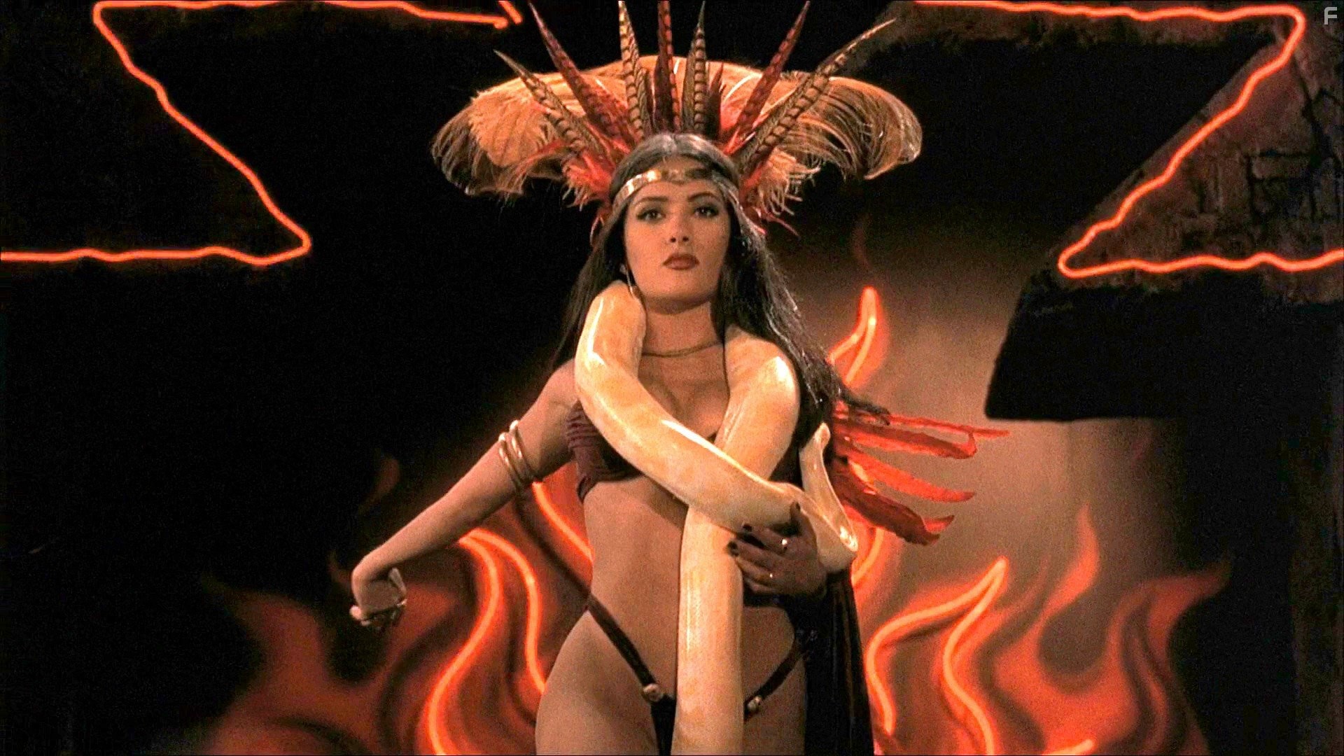 Salma Hayek in От заката до рассвета (1996)