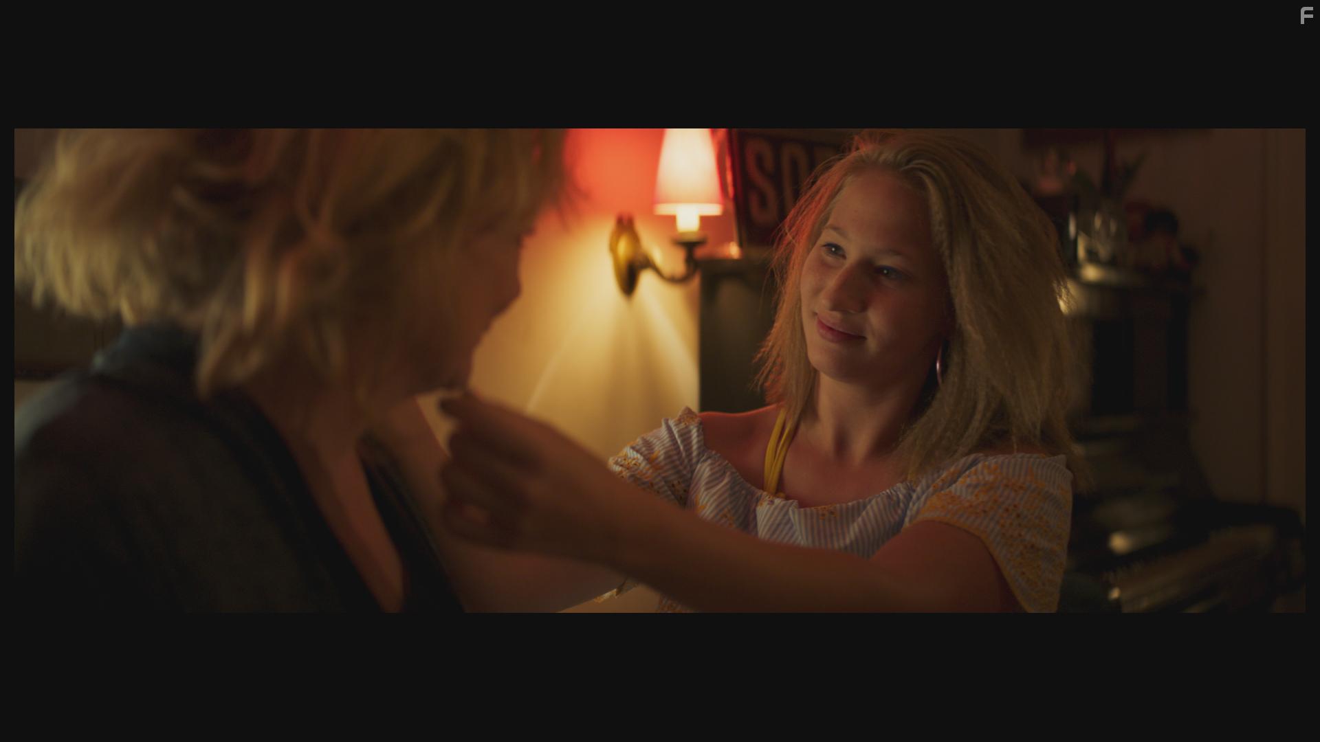 Juli Bsti and Rka Tenki in Seveled (2019)