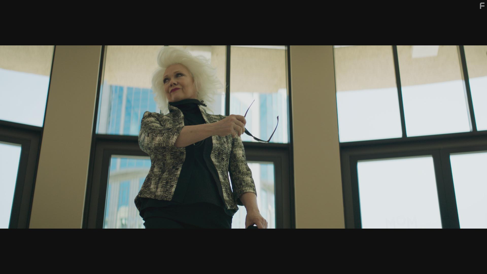 Juli Bsti in Seveled (2019)