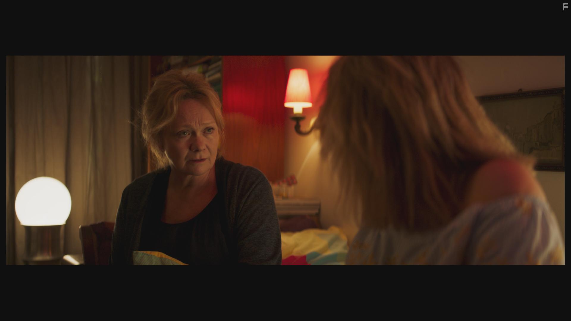 Juli Bsti and Rka Tenki in Seveled (2019)