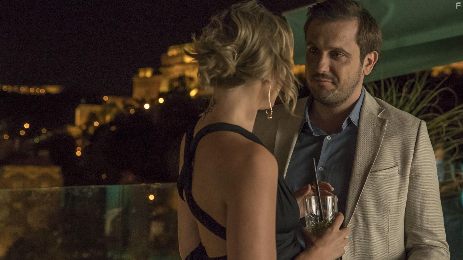 Bla Mszros and Rka Tenki in Seveled (2019)