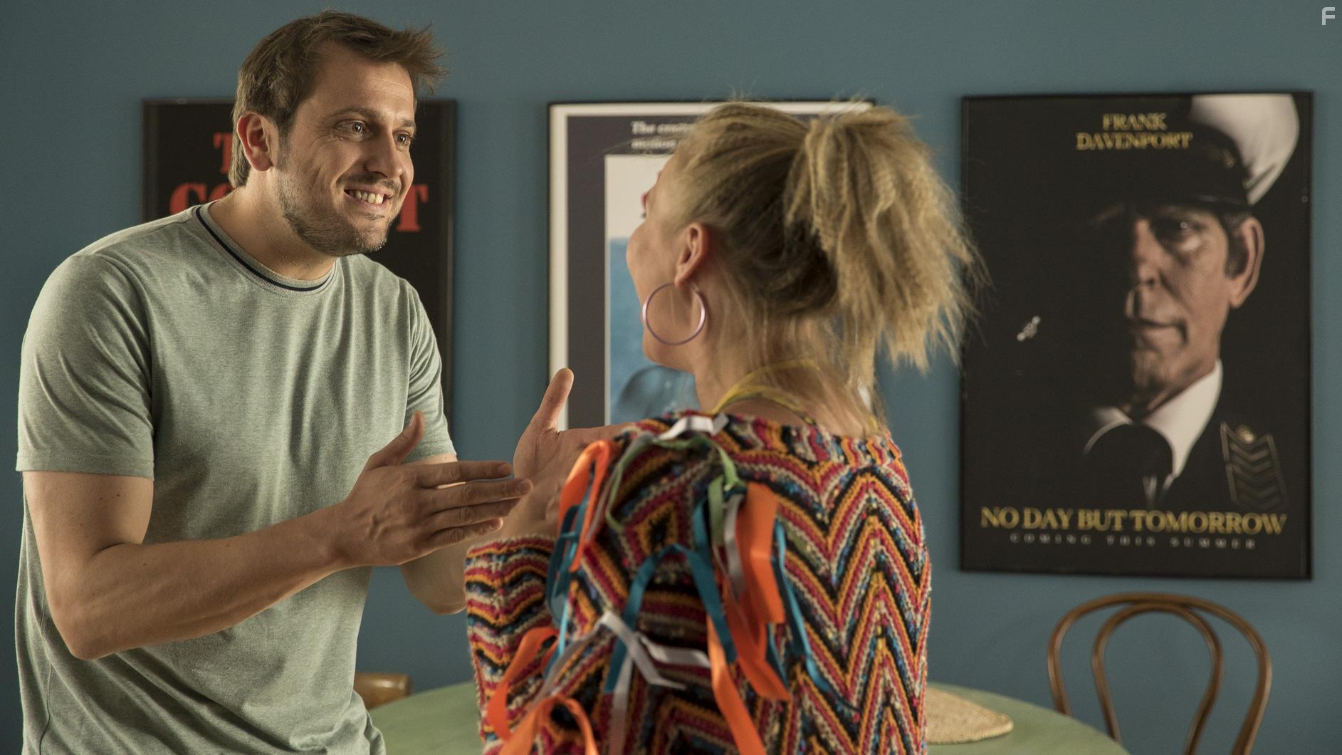 Bla Mszros and Rka Tenki in Seveled (2019)