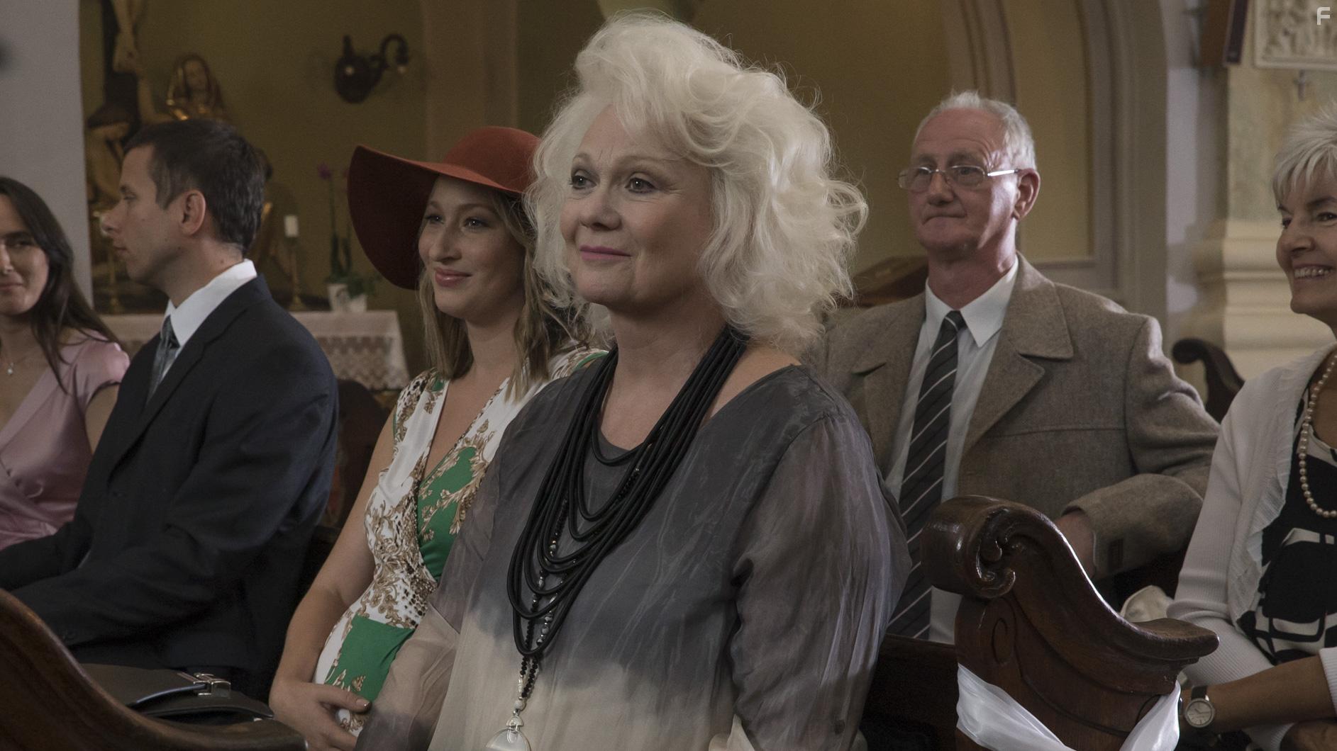 Juli Bsti and Rka Tenki in Seveled (2019)