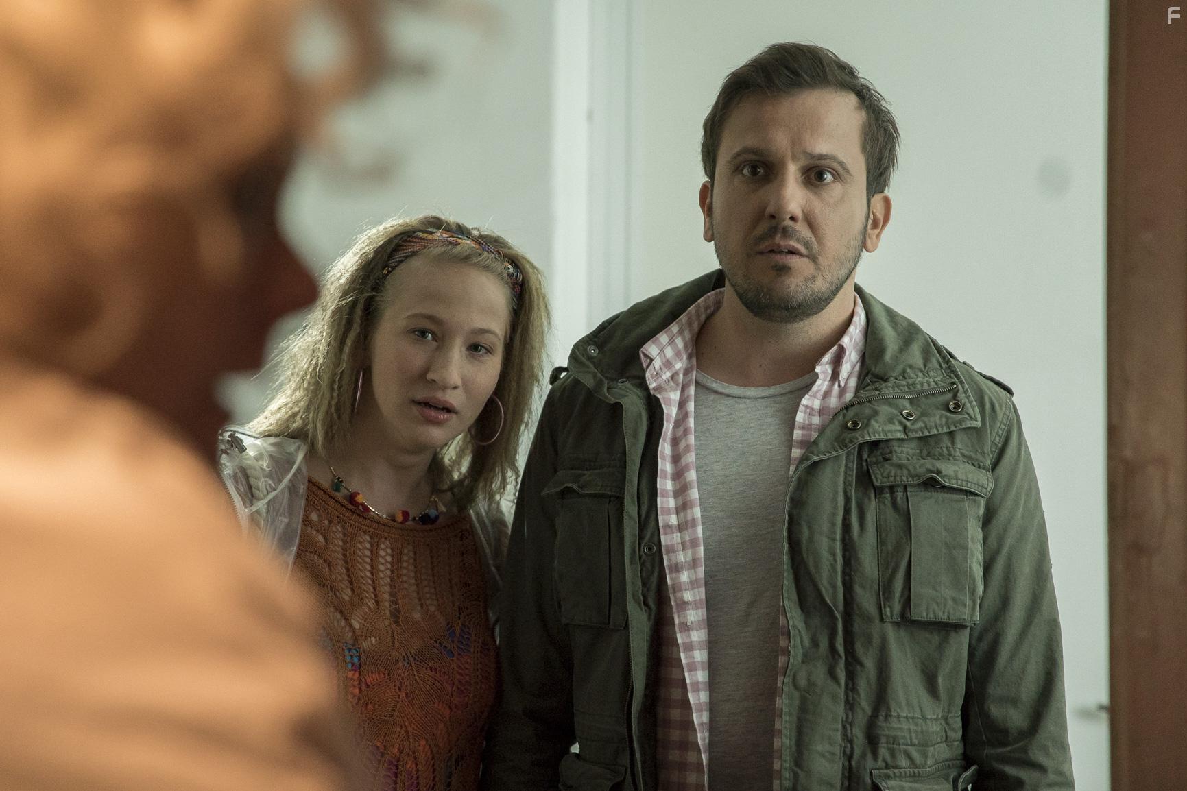 Bla Mszros and Rka Tenki in Seveled (2019)