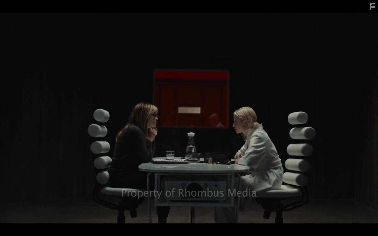 Jennifer Jason Leigh and Andrea Riseborough in Possessor (2020)