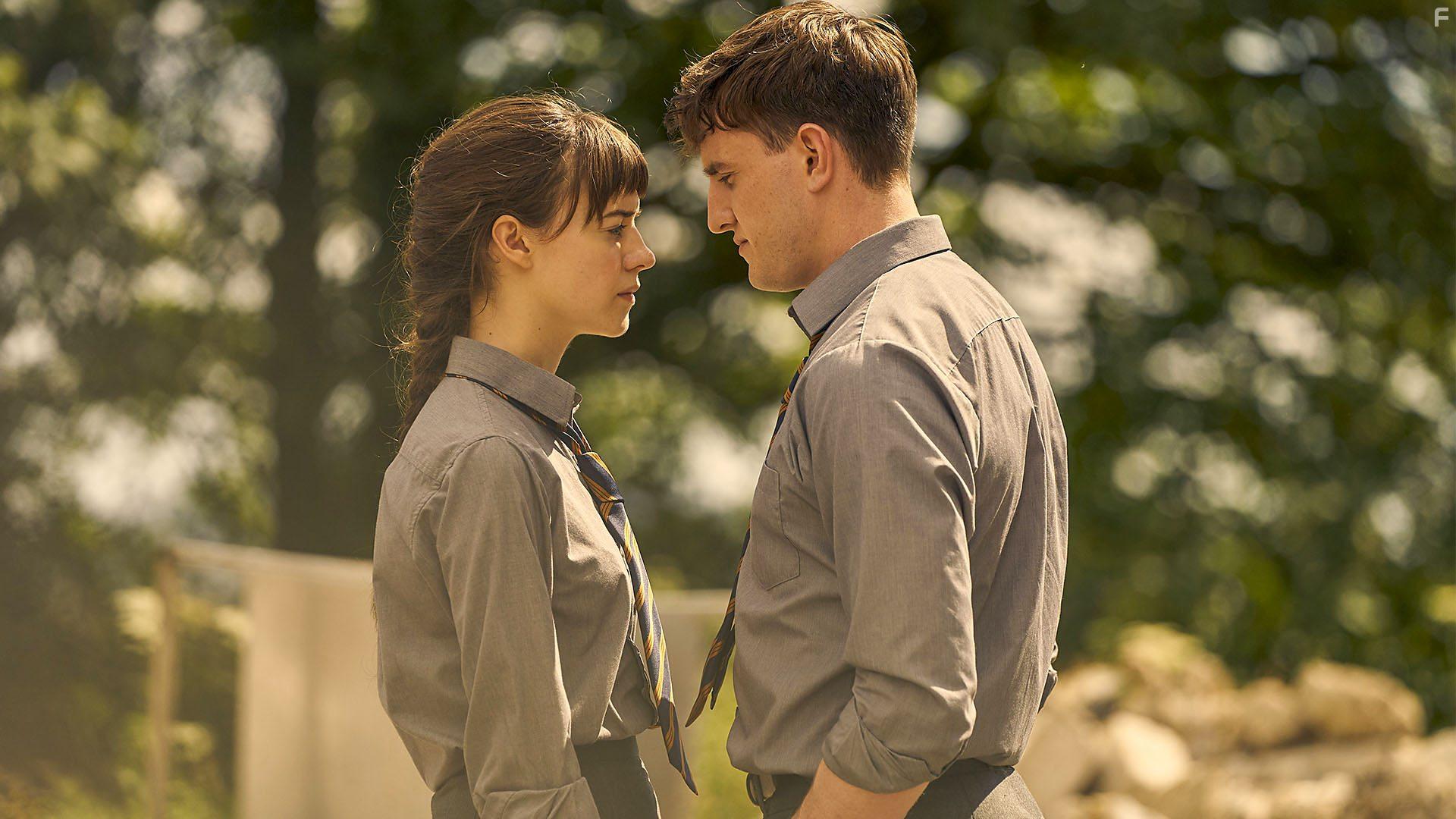 Daisy Edgar-Jones and Paul Mescal in Normal People: Episode #1.2 (2020)