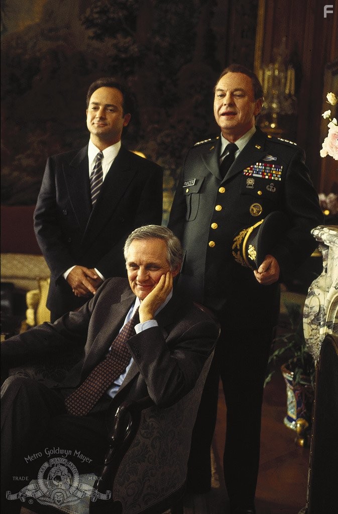 Alan Alda, Kevin Pollak, and Rip Torn in Канадский бекон (1995)