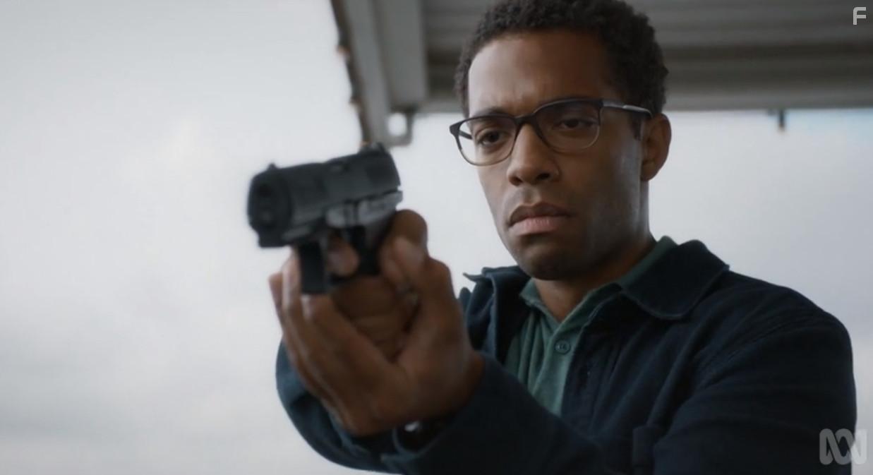 Elliot Barnes-Worrell in Van Der Valk (2020)