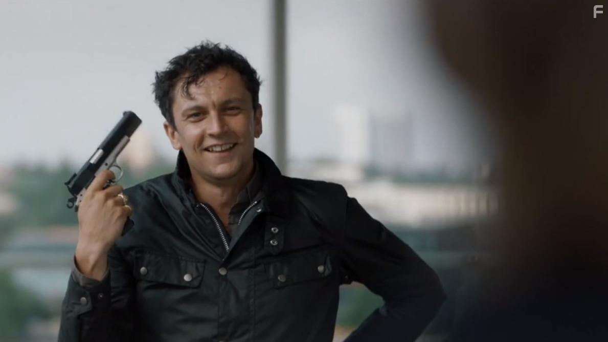 Tom Mothersdale in Van Der Valk (2020)