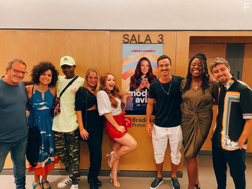 Dani Ornellas, Csar Rodrigues, Mariana Amncio, Amanda Orestes, Andr Luiz Frambach, and Larissa Manoela at an event for Modo Avio (2020)