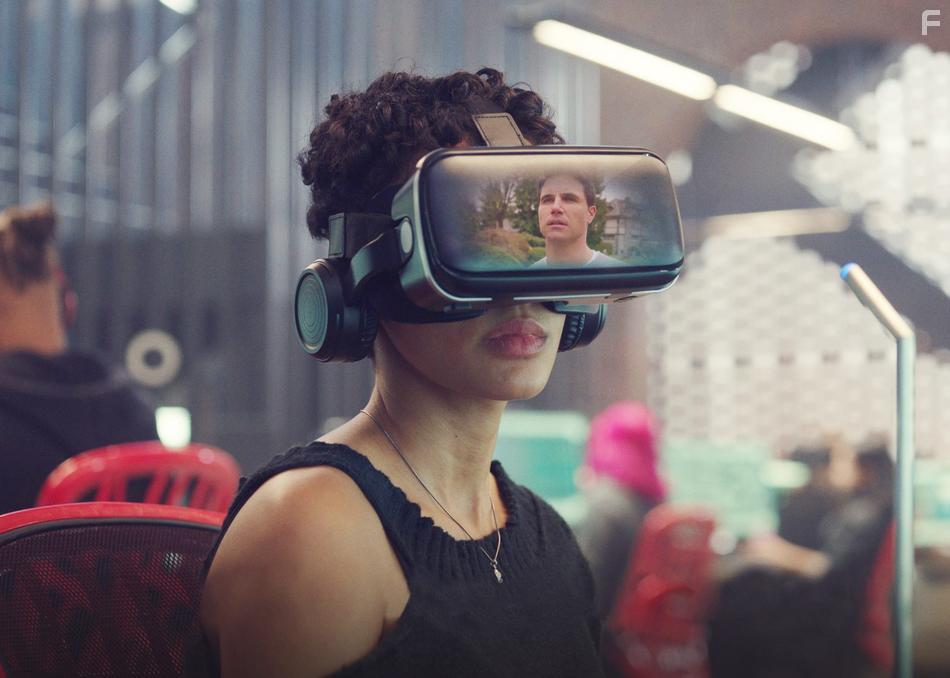 Robbie Amell and Andy Allo in Upload (2020)