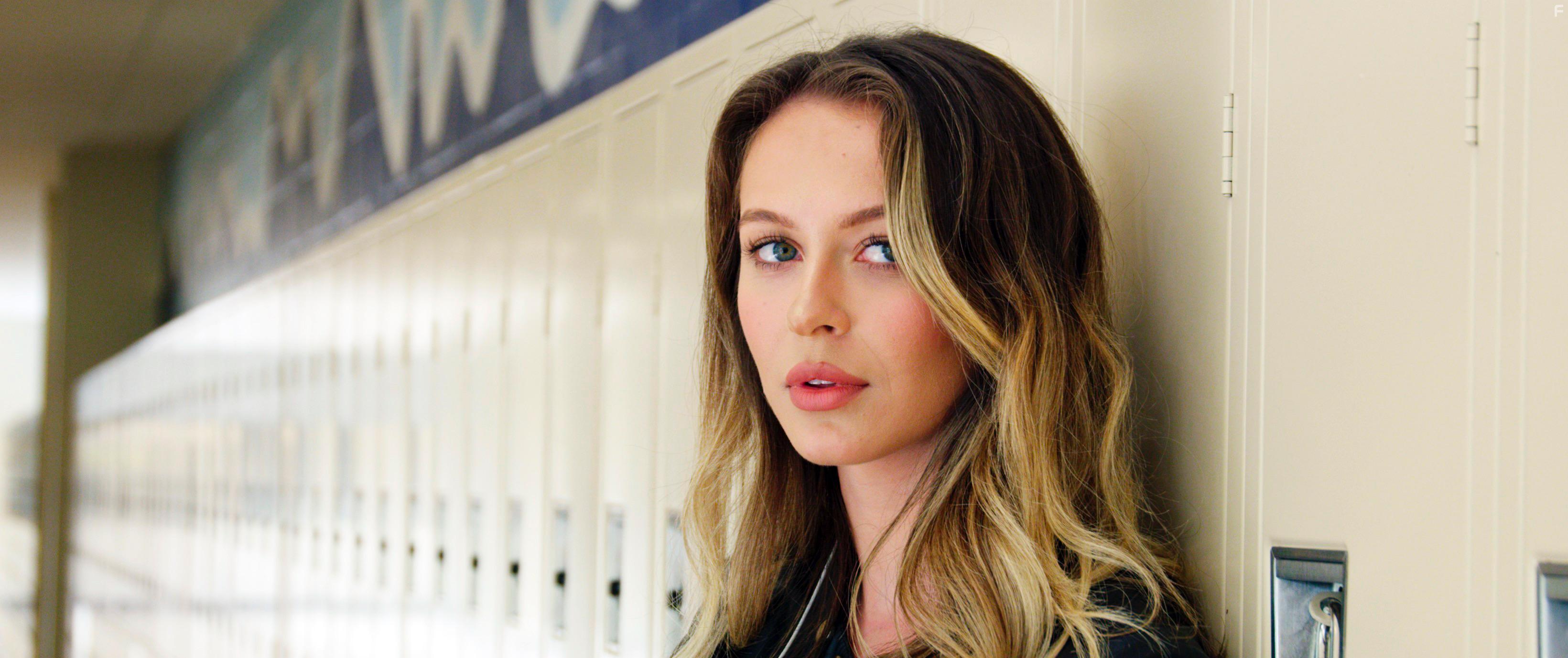 Frame from Stolen Season