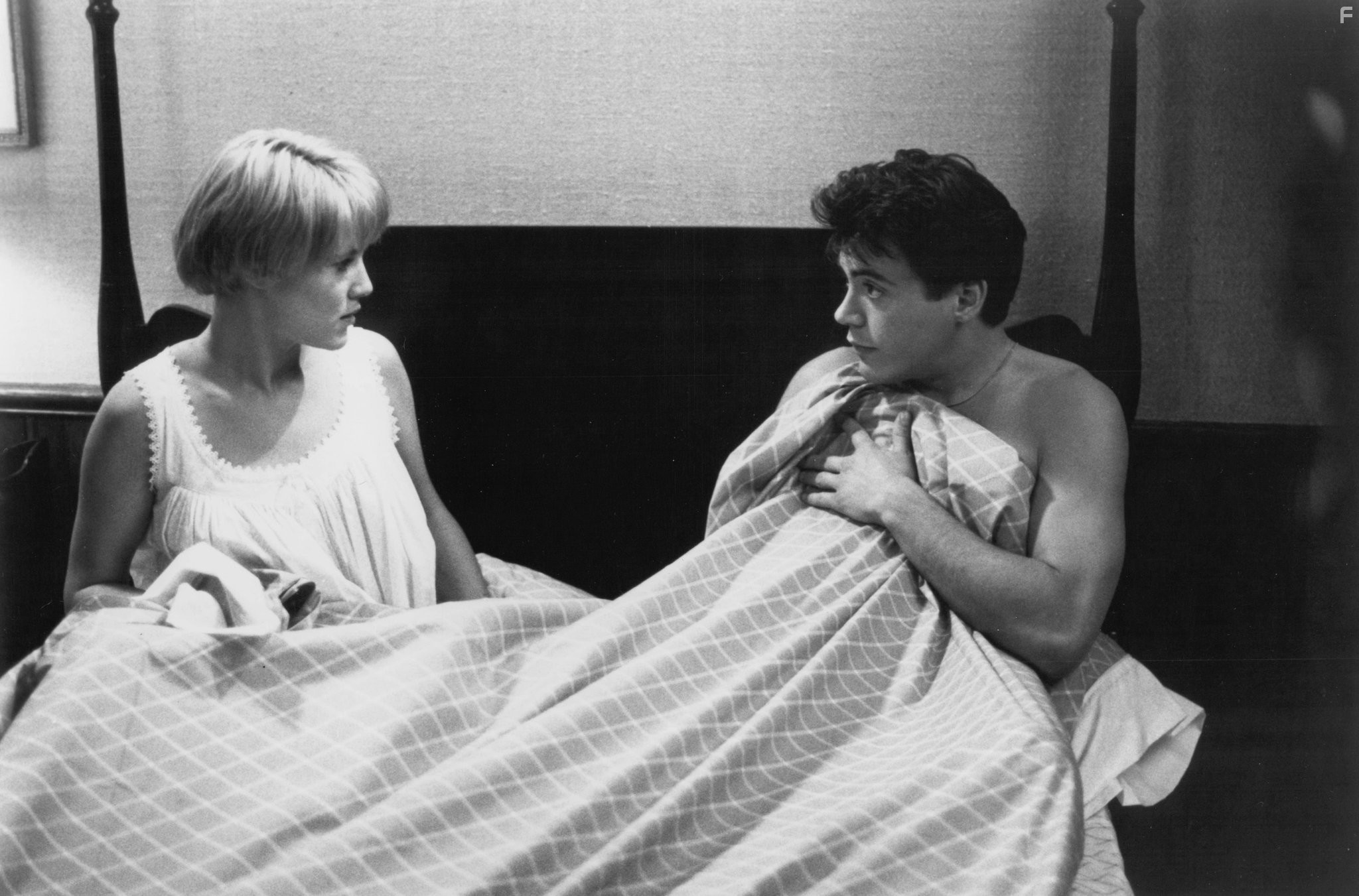 Robert Downey Jr. and Mary Stuart Masterson in Шансы есть (1989)