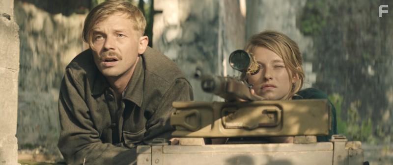 Joren Seldeslachts and Ella-June Henrard in Torpedo (2019)