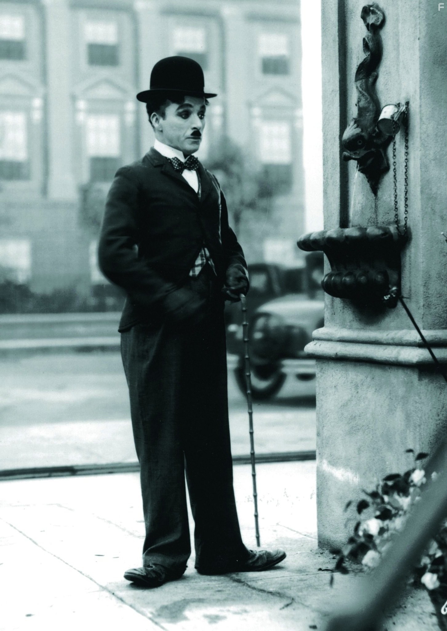 Charles Chaplin in Огни большого города (1931)