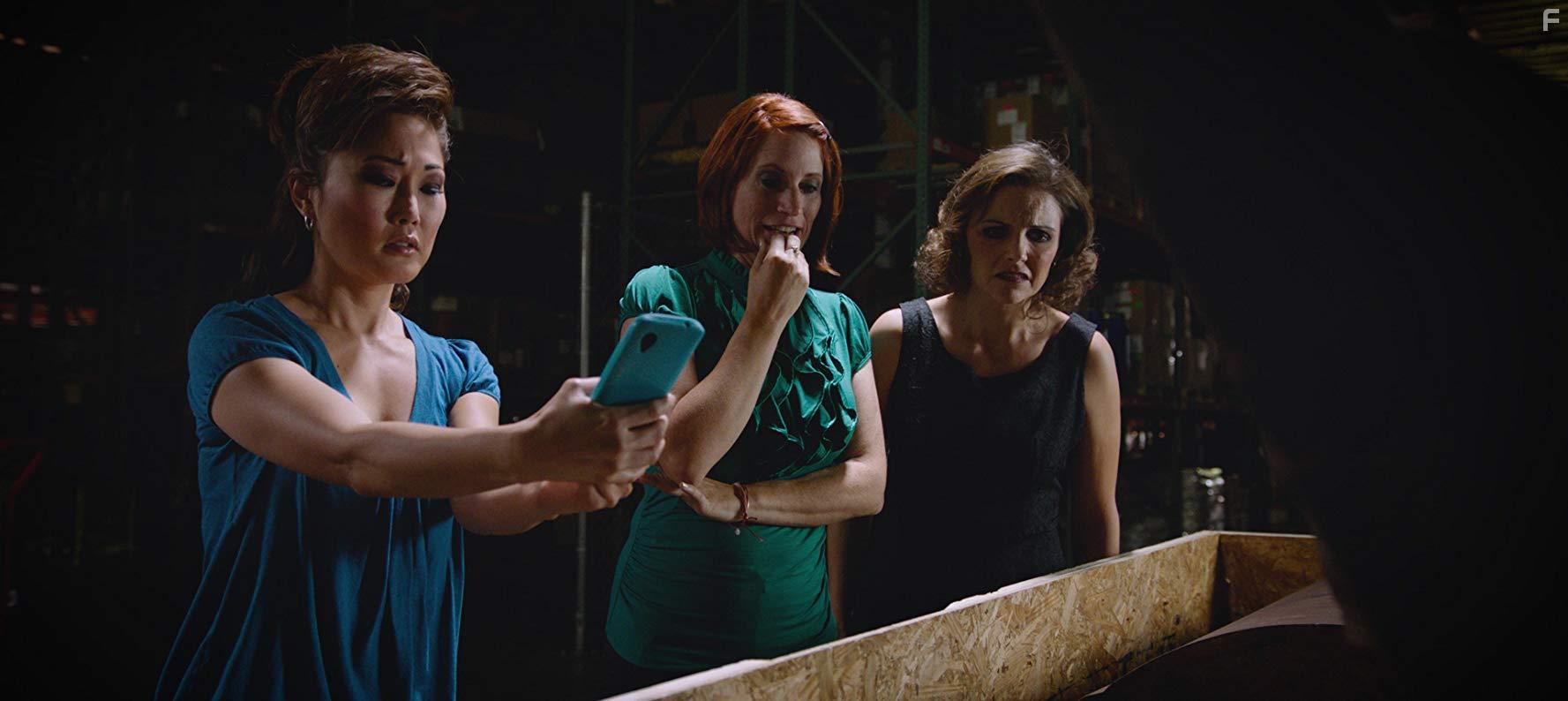 Raising Buchanan - Amanda Melby, Jennifer Pfalzgraff, Cathy Shim