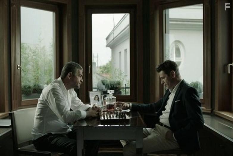 Nebojsa Glogovac and Dragan Micanovic in Ubice mog oca (2016)