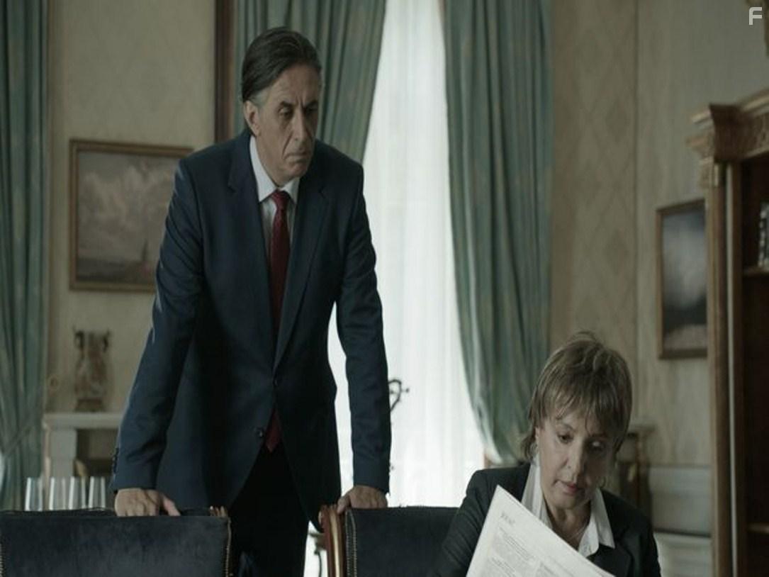 Predrag Bjelac and Mirjana Karanovic in Ubice mog oca (2016)