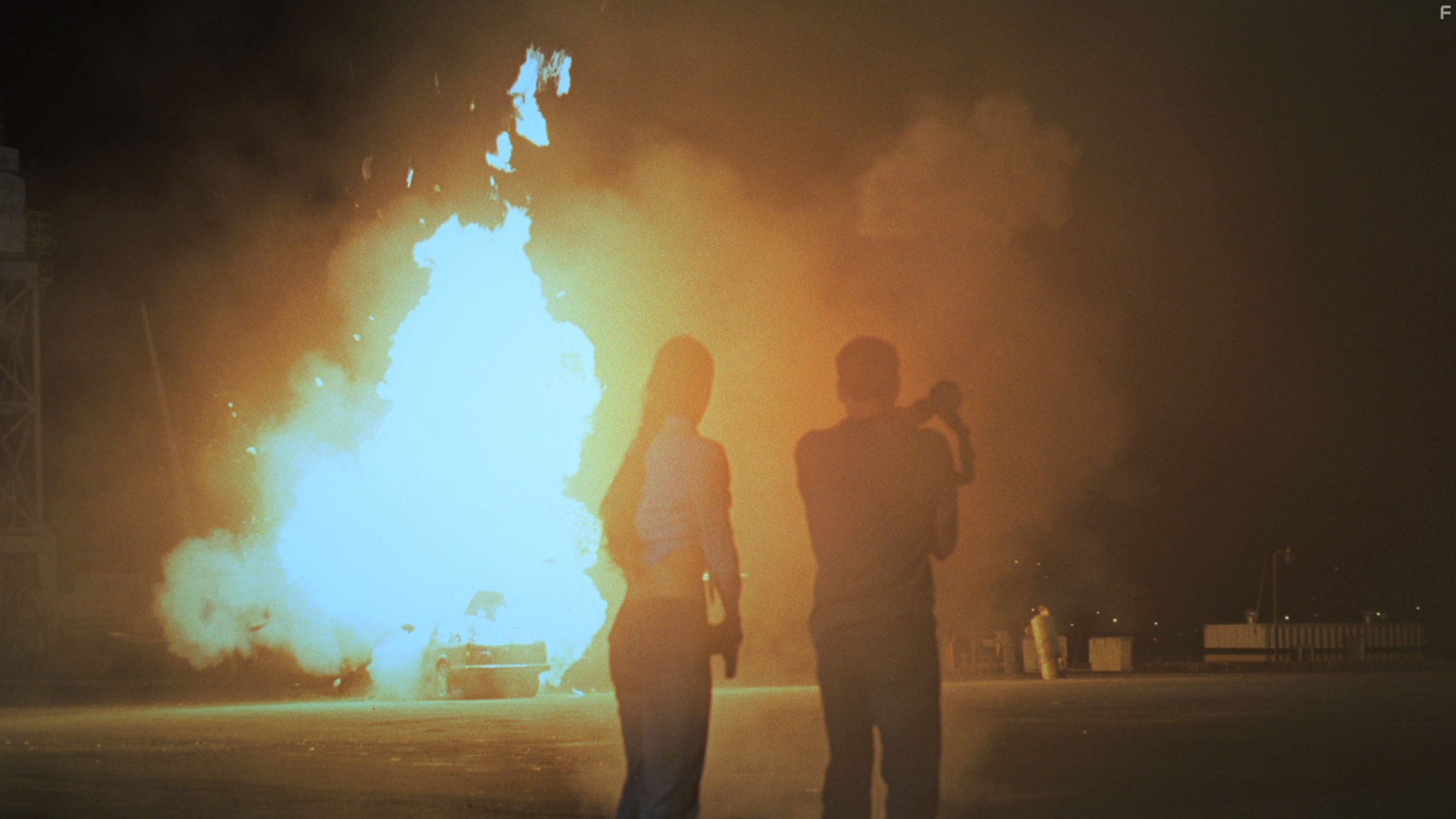 Mark Dacascos and Sofya Skya in Тени в раю (2010)