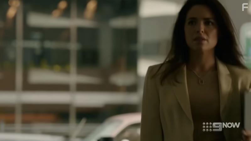 Olympia Valance in Informer 3838 (2020)