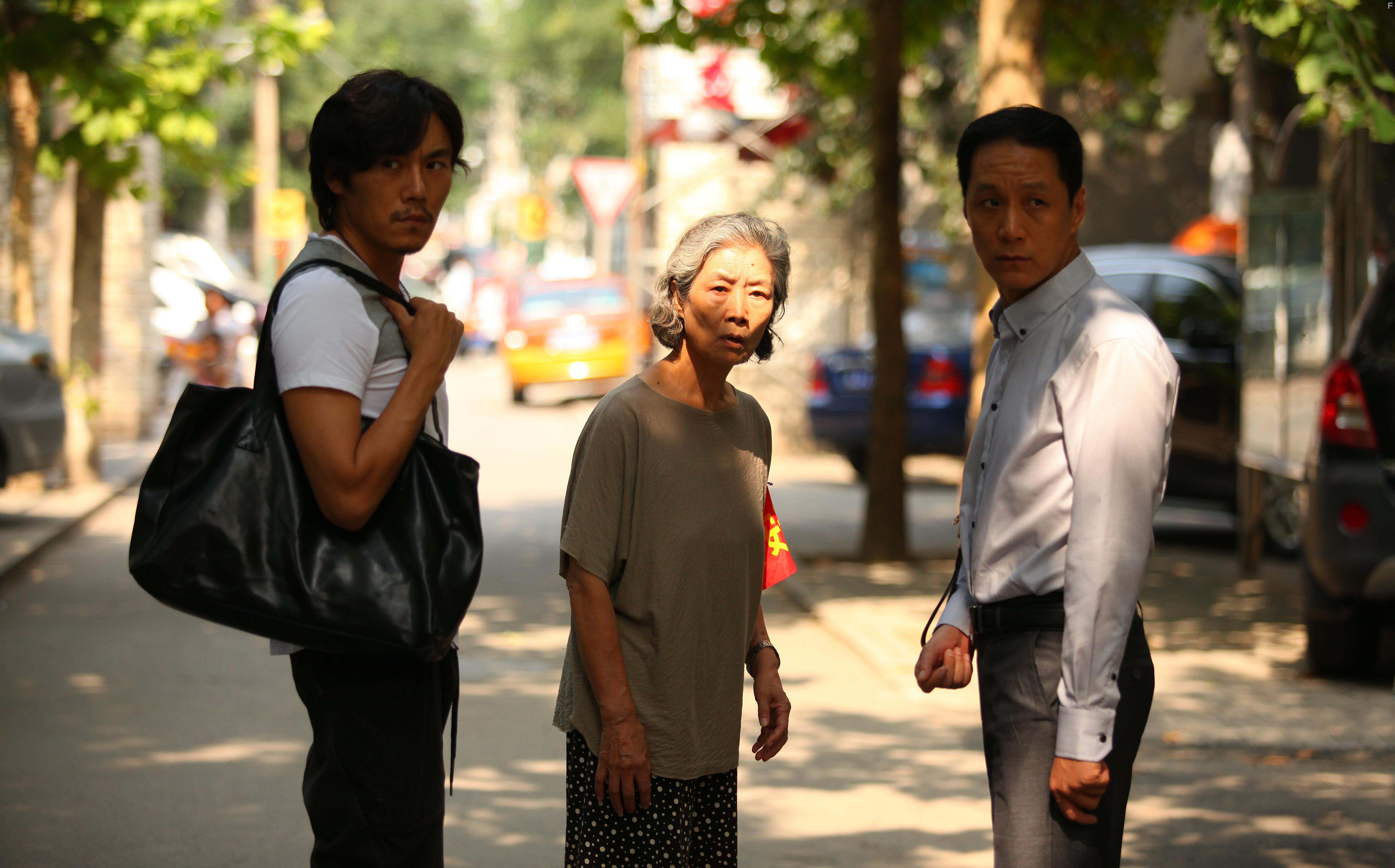 Yuanzheng Feng, Hao Qin, and Zhong L in Chuang ru zhe (2014)